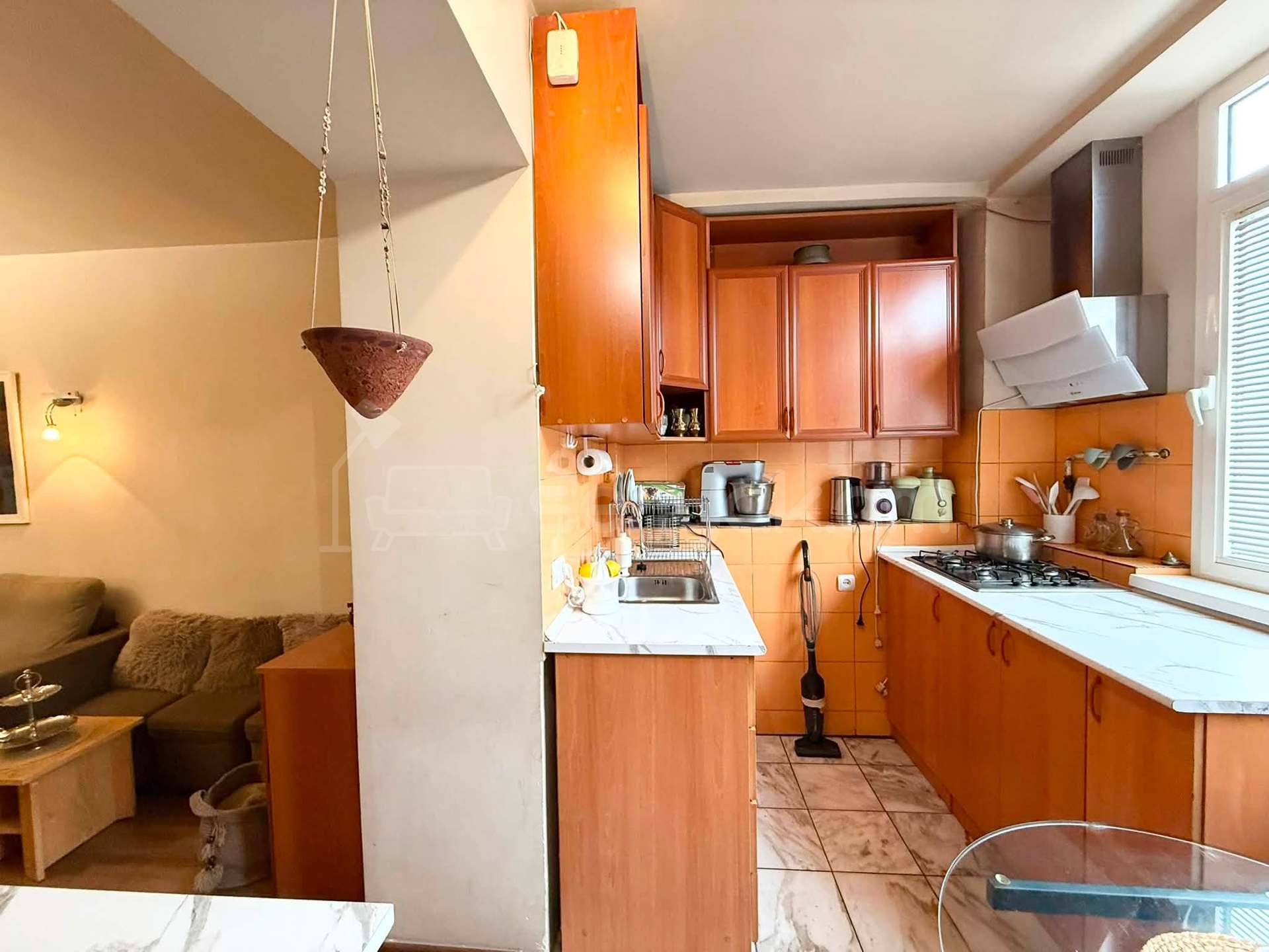 3 Սենյականոց Բնակարան Քարե Շենքում, 62քմ, 5/5 հարկ, Կապիտալ Վերանորոգված