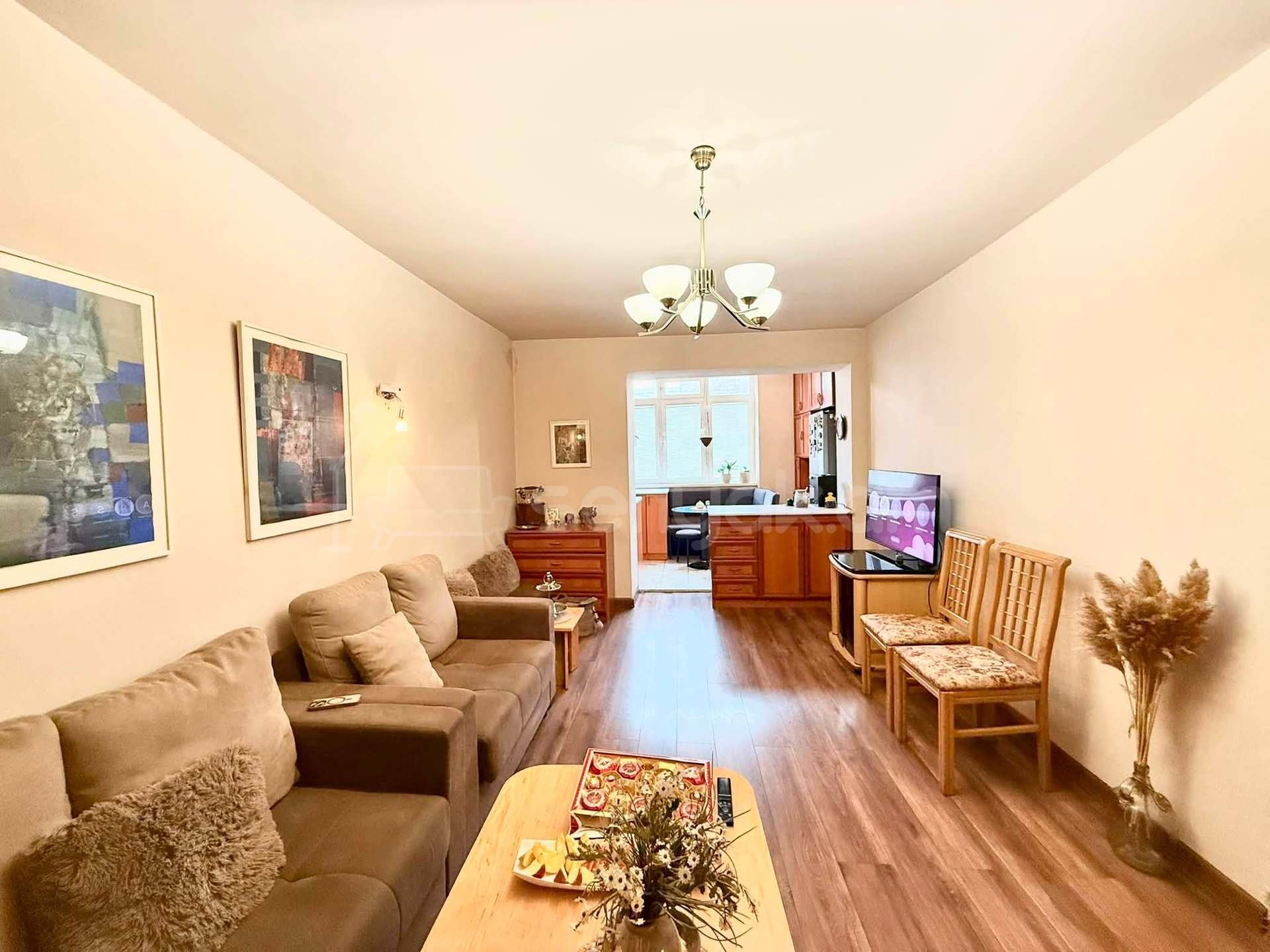 3 Սենյականոց Բնակարան Քարե Շենքում, 62քմ, 5/5 հարկ, Կապիտալ Վերանորոգված