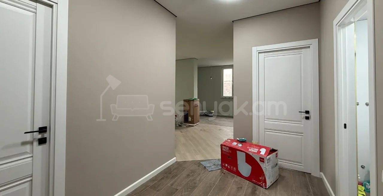 4 Սենյականոց Բնակարան Նորակառույցում, 94քմ, 4/13 հարկ, Կապիտալ Վերանորոգված