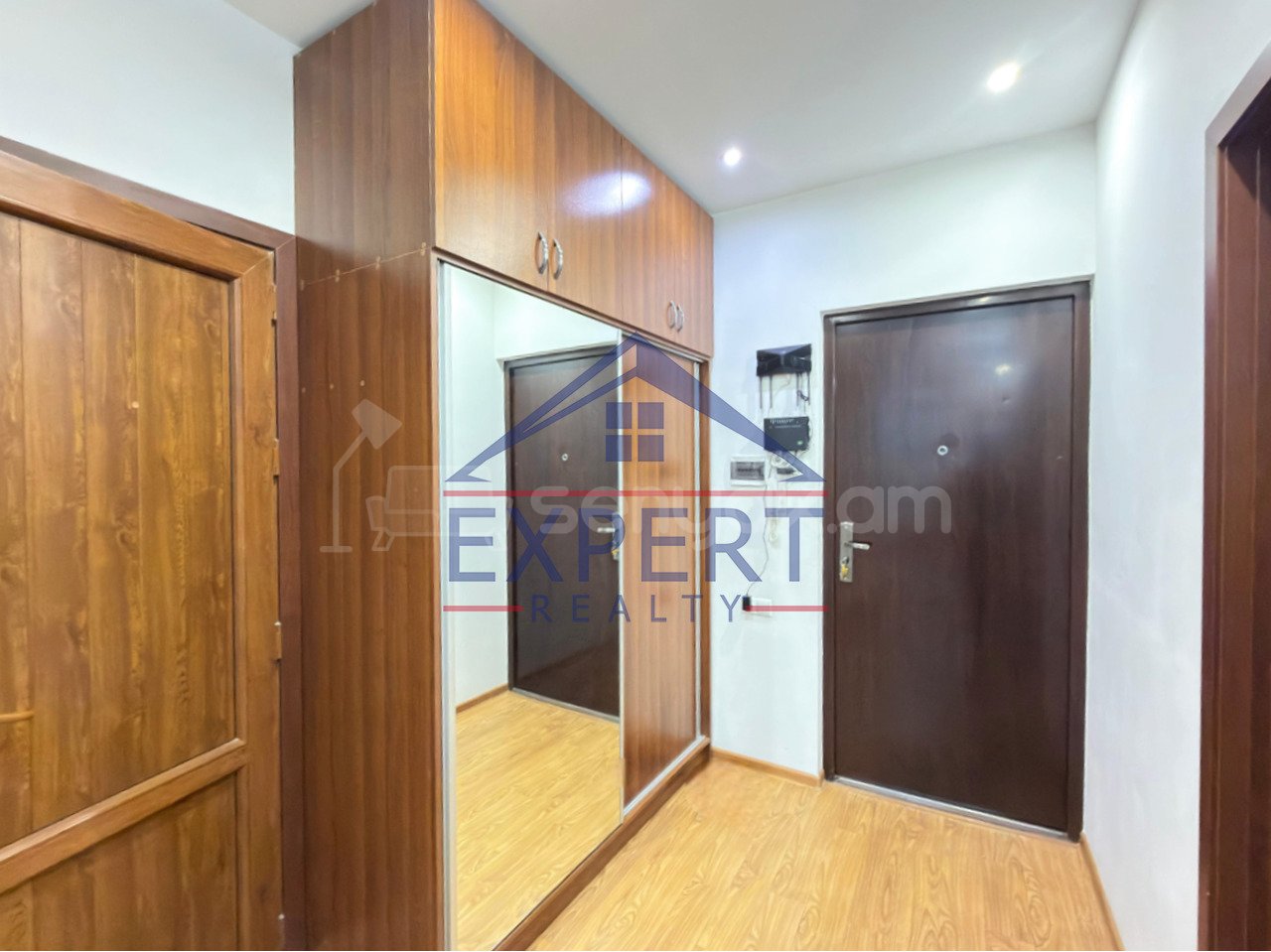 2 Սենյականոց Բնակարան Նորակառույցում, 58քմ, 5/11 հարկ, Կապիտալ Վերանորոգված