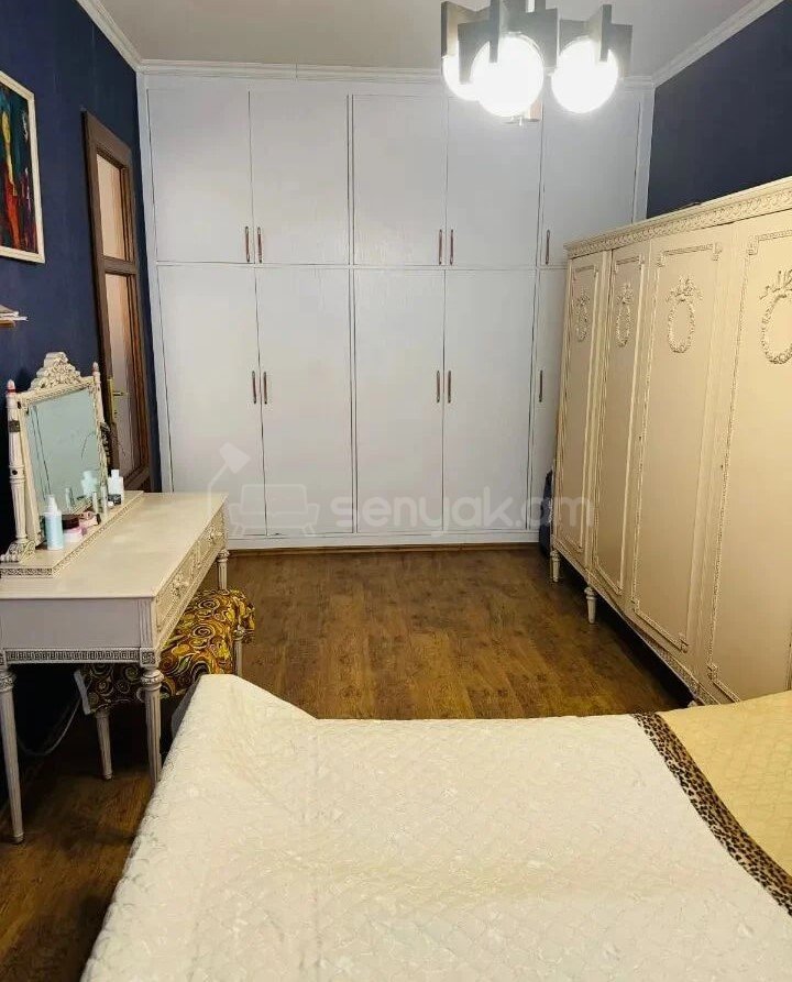 4 Սենյականոց Բնակարան Քարե Շենքում, 109քմ, 2/5 հարկ, Կապիտալ Վերանորոգված