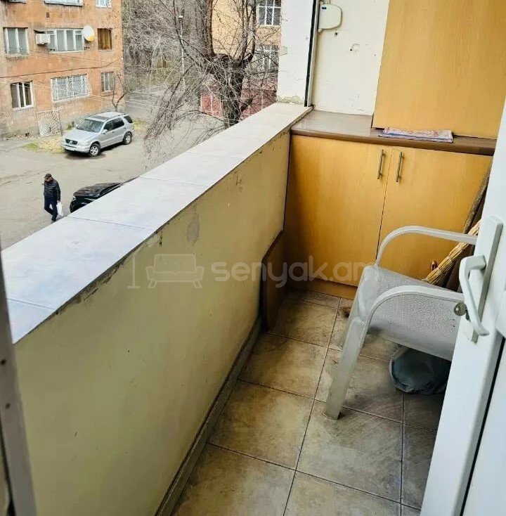 4 Սենյականոց Բնակարան Քարե Շենքում, 109քմ, 2/5 հարկ, Կապիտալ Վերանորոգված