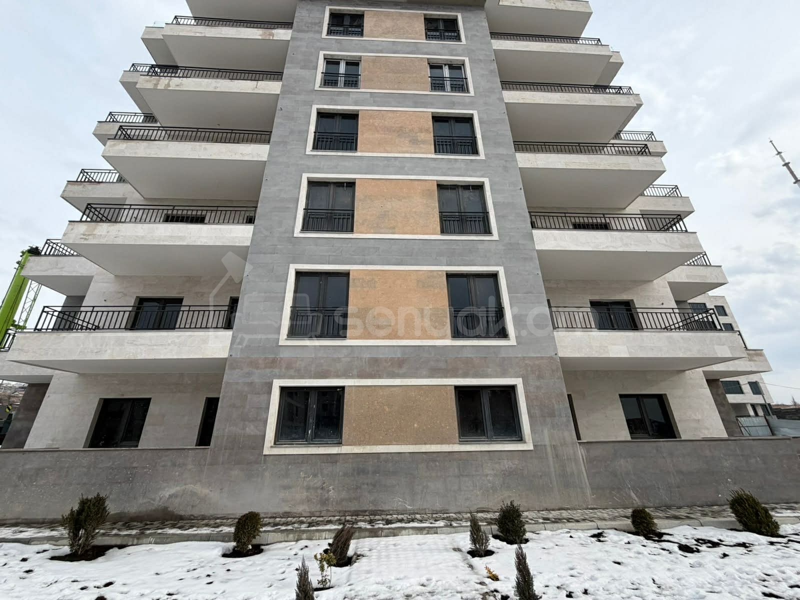 2 Սենյականոց Բնակարան, 53քմ, 3/5 հարկ, Զրոյական Վիճակում