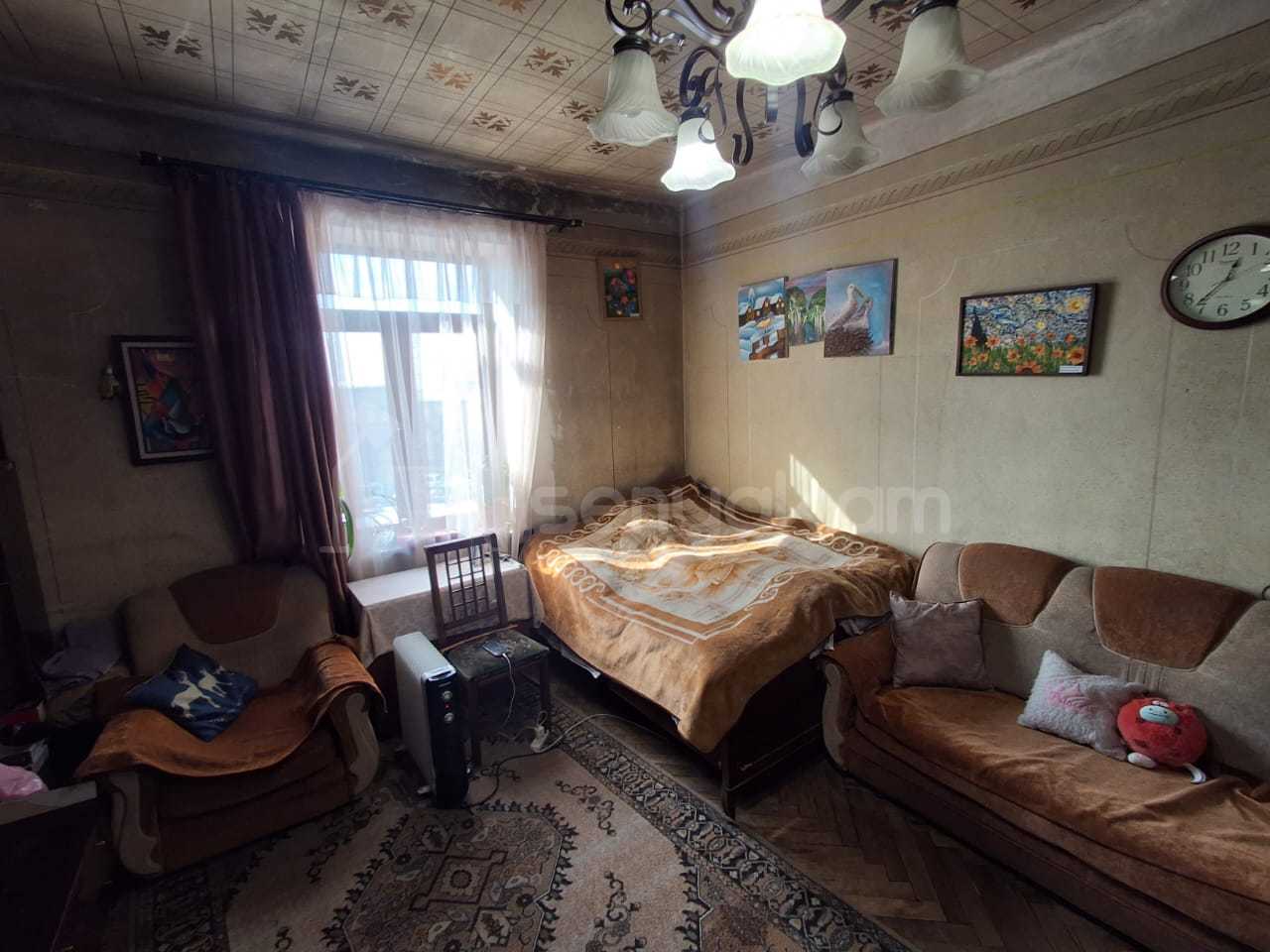 1 Սենյականոց Բնակարան Քարե Շենքում, 37քմ, 5/5 հարկ, Պետական Վիճակում