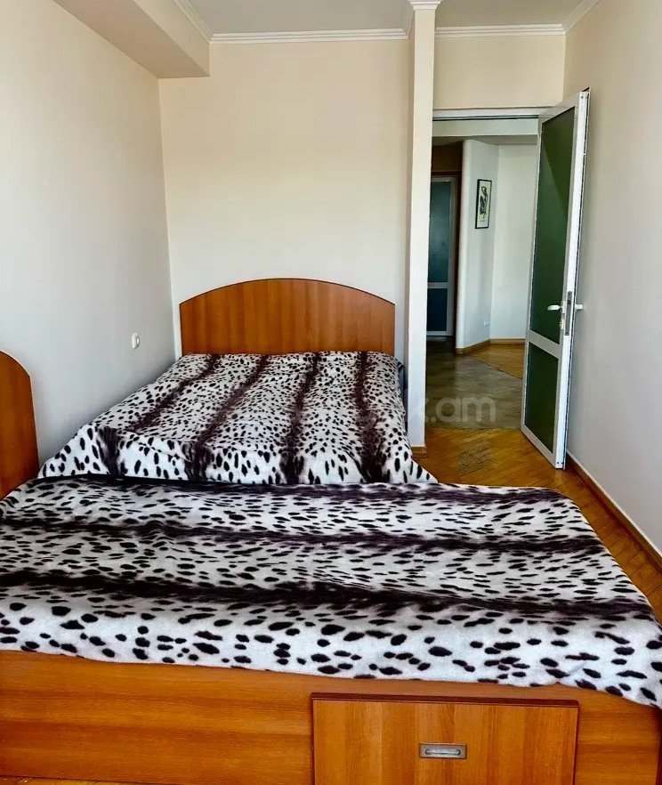 3 Սենյականոց Բնակարան, 75քմ, 4/14 հարկ, Նորմալ Վիճակում