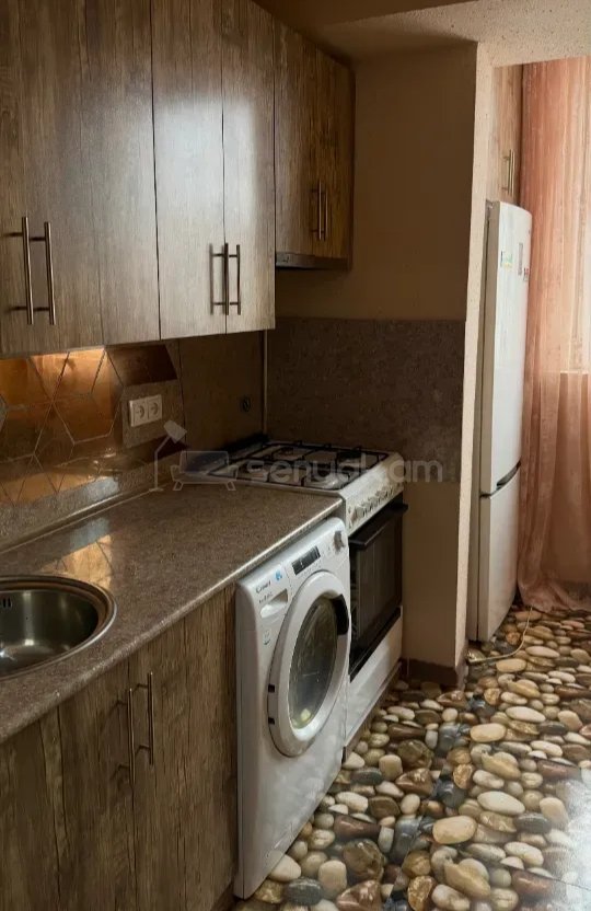 2 Սենյականոց Բնակարան, 56քմ, 3/5 հարկ, Նորմալ Վիճակում, Կահավորված