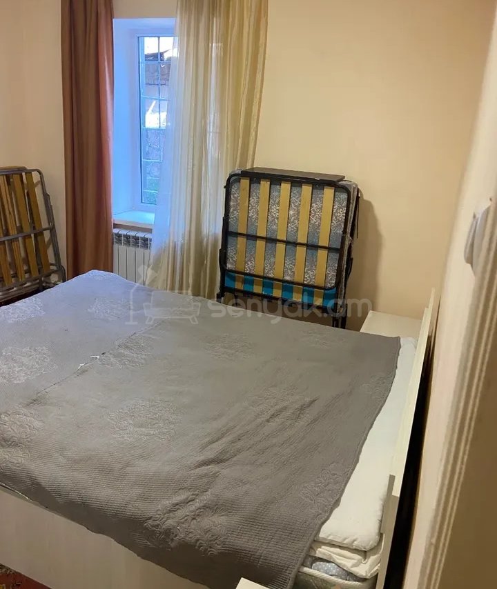 3 Սենյականոց Բնակարան Քարե Շենքում, 67քմ, 1/1 հարկ, Նորմալ Վիճակում, Կահավորված