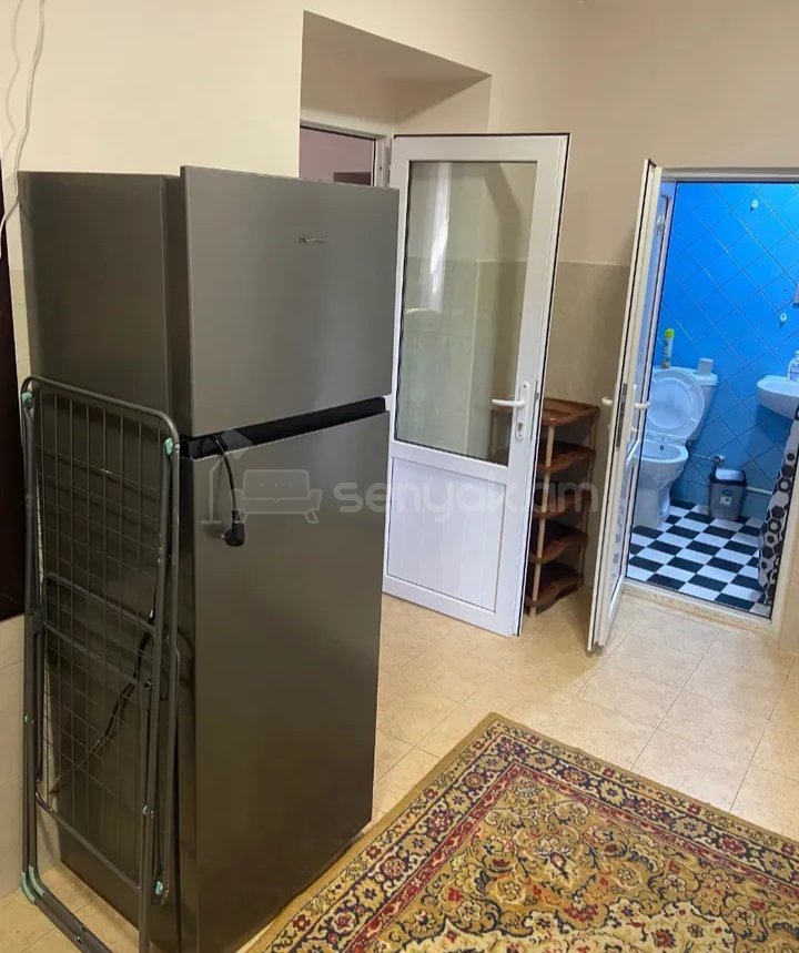 3 Սենյականոց Բնակարան Քարե Շենքում, 67քմ, 1/1 հարկ, Նորմալ Վիճակում, Կահավորված