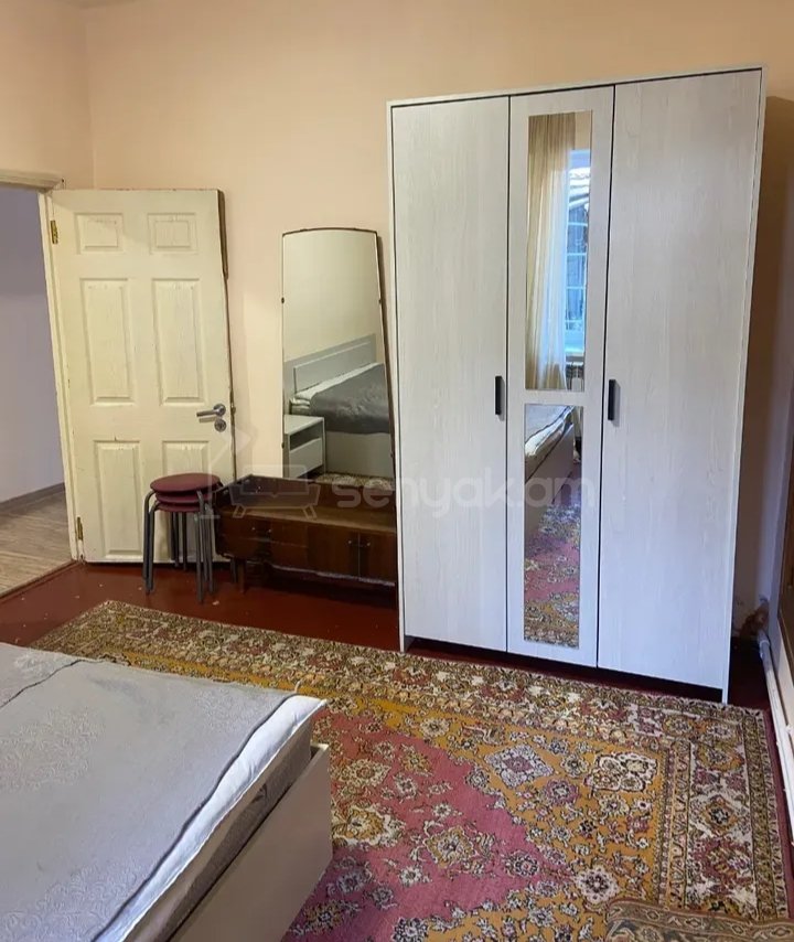 3 Սենյականոց Բնակարան Քարե Շենքում, 67քմ, 1/1 հարկ, Նորմալ Վիճակում, Կահավորված