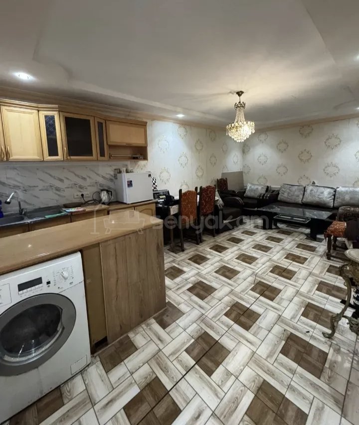 3 Սենյականոց Բնակարան Քարե Շենքում, 56քմ, 1/1 հարկ, Նորմալ Վիճակում, Կահավորված