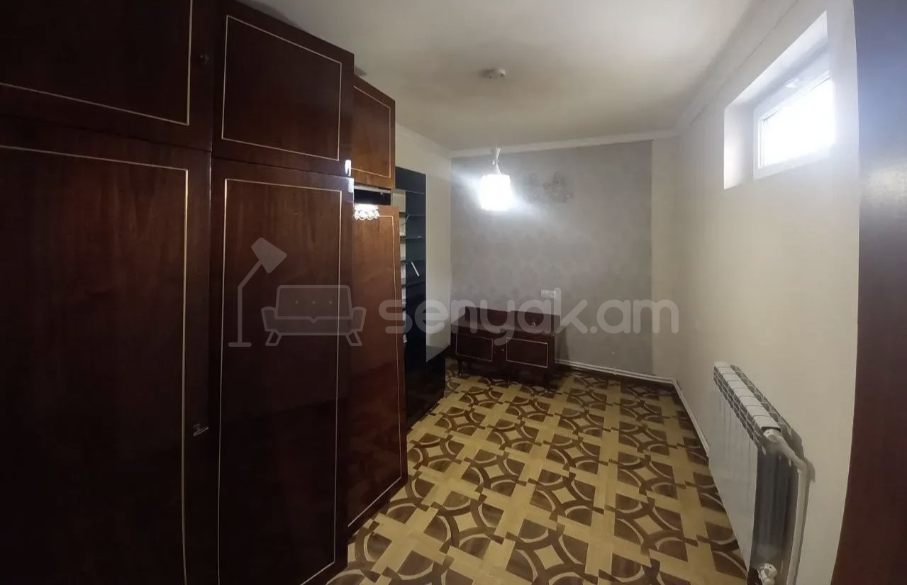 3 Սենյականոց Բնակարան Քարե Շենքում, 68քմ, 1/1 հարկ, Կապիտալ Վերանորոգված, Կահավորված, Արևկող