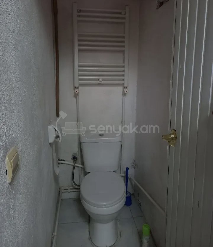 3 Սենյականոց Բնակարան Քարե Շենքում, 68քմ, 1/1 հարկ, Կապիտալ Վերանորոգված, Կահավորված, Արևկող