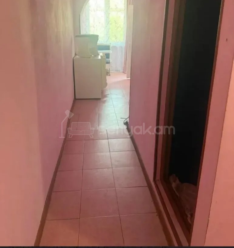 2 Սենյականոց Բնակարան Քարե Շենքում, 61քմ, 3/5 հարկ, Կապիտալ Վերանորոգված, Կահավորված, Արևկող