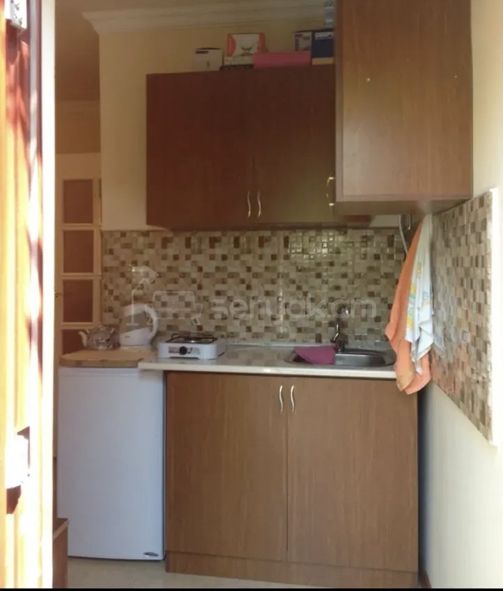 1 Սենյականոց Բնակարան Քարե Շենքում, 35քմ, 1/1 հարկ, Նորմալ Վիճակում, Կահավորված