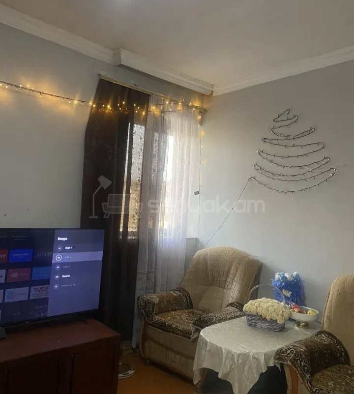 2 Սենյականոց Բնակարան Քարե Շենքում, 40քմ, 1/1 հարկ, Նորմալ Վիճակում, Կահավորված