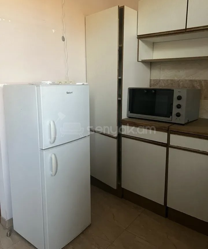 3 Սենյականոց Բնակարան Քարե Շենքում, 68քմ, 1/1 հարկ, Նորմալ Վիճակում, Կահավորված