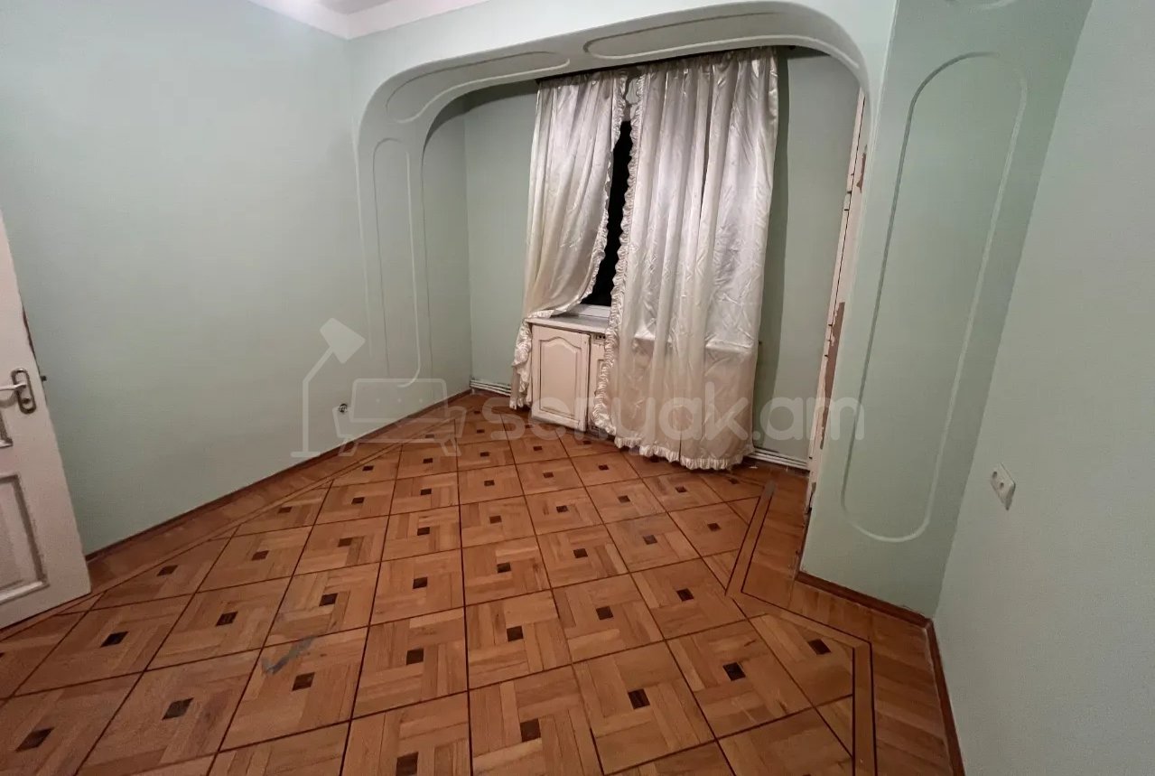 3 Սենյականոց Բնակարան, 76քմ, 5/9 հարկ, Նորմալ Վիճակում, Կահավորված, Արևկող