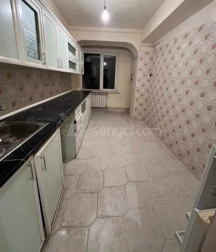 3 Սենյականոց Բնակարան, 76քմ, 5/9 հարկ, Նորմալ Վիճակում, Կահավորված, Արևկող