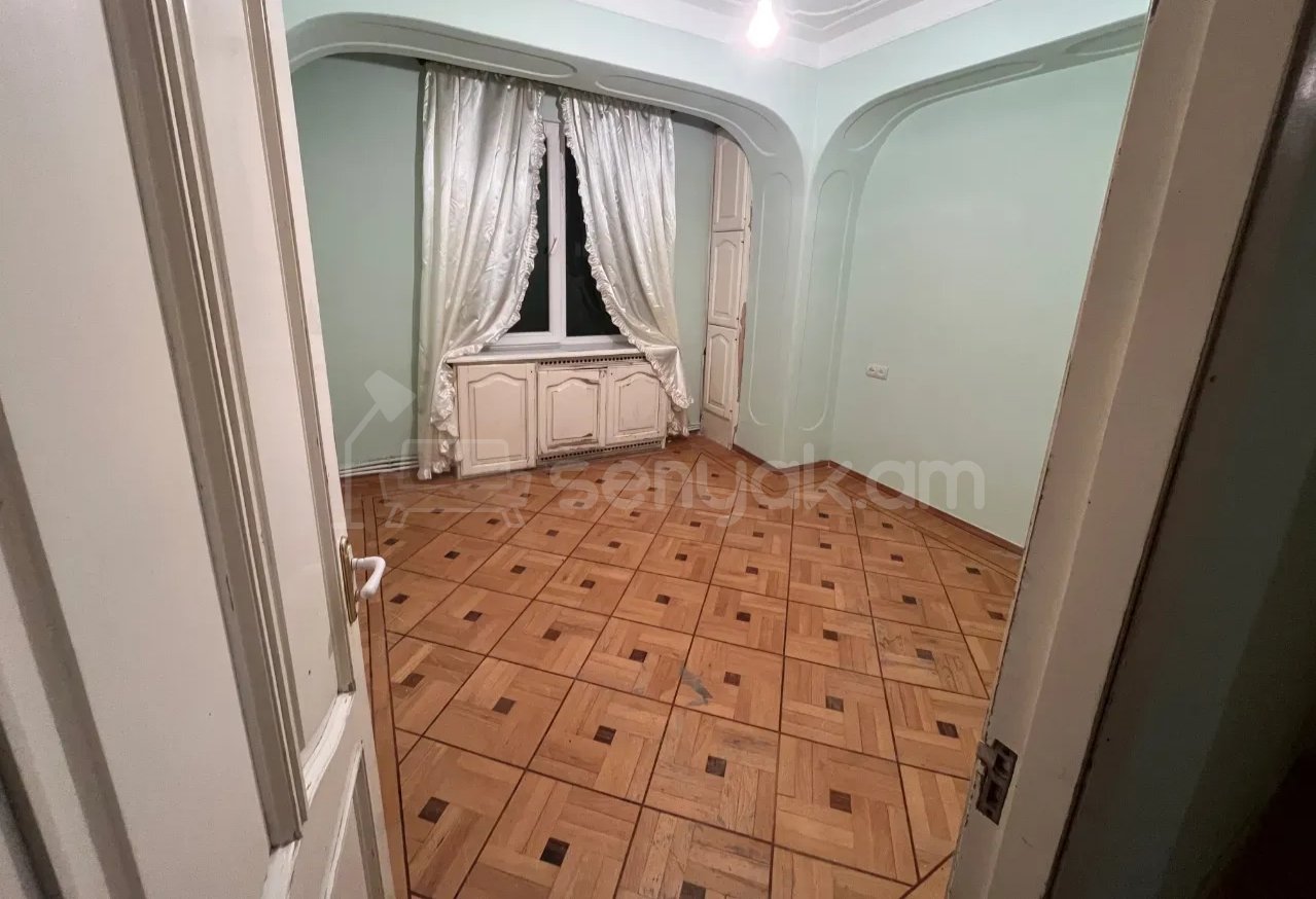 3 Սենյականոց Բնակարան, 76քմ, 5/9 հարկ, Նորմալ Վիճակում, Կահավորված, Արևկող