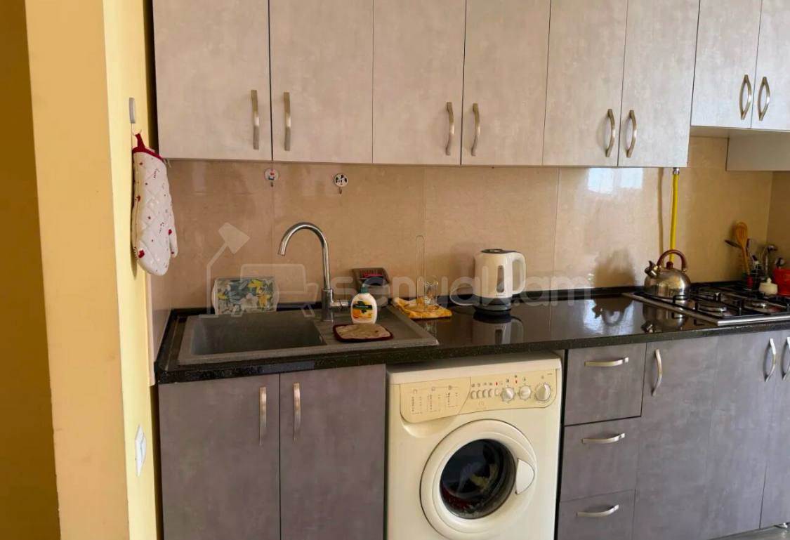 2 Սենյականոց Բնակարան Քարե Շենքում, 48քմ, 5/5 հարկ, Կապիտալ Վերանորոգված, Կահավորված, Արևկող