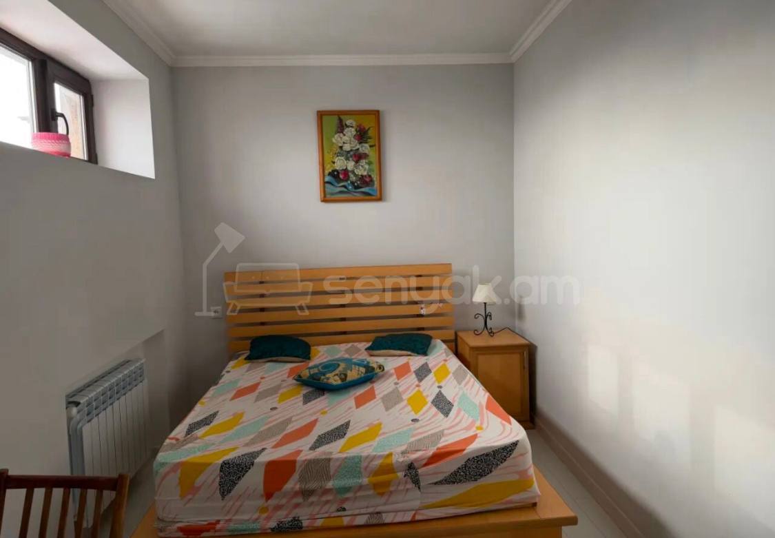 2 Սենյականոց Բնակարան Քարե Շենքում, 48քմ, 5/5 հարկ, Կապիտալ Վերանորոգված, Կահավորված, Արևկող