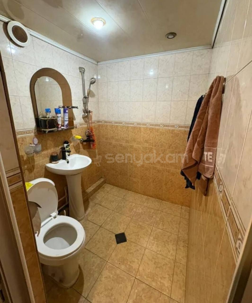 2 Սենյականոց Բնակարան Քարե Շենքում, 51քմ, 2/5 հարկ, Կոսմետիկ Վերանորոգված