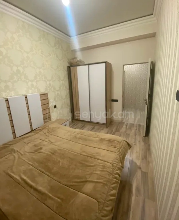 2 Սենյականոց Բնակարան Քարե Շենքում, 70քմ, 4/5 հարկ, Կապիտալ Վերանորոգված, Կահավորված