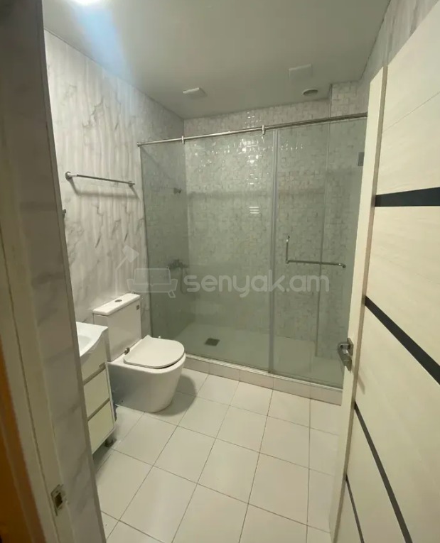 2 Սենյականոց Բնակարան Քարե Շենքում, 70քմ, 4/5 հարկ, Կապիտալ Վերանորոգված, Կահավորված