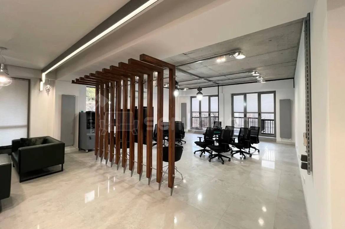 Օֆիսային Տարածք, 100քմ, Կապիտալ Վերանորոգված