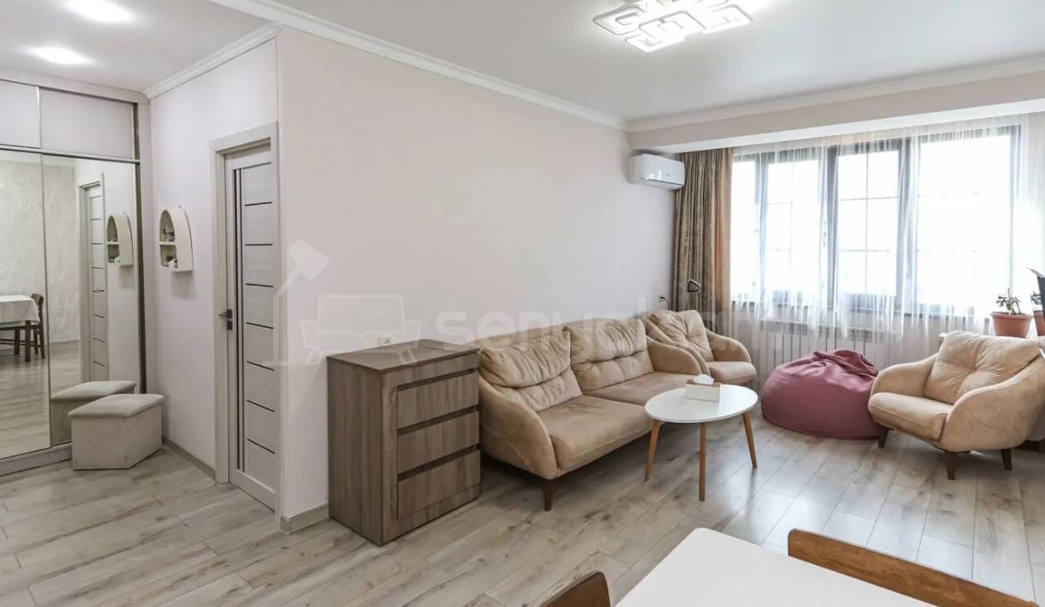 2 Սենյականոց Բնակարան Քարե Շենքում, 44քմ, 5/5 հարկ, Կապիտալ Վերանորոգված