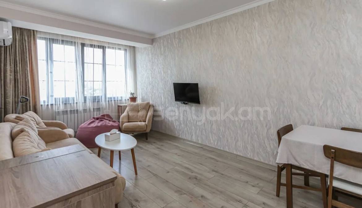 2 Սենյականոց Բնակարան Քարե Շենքում, 44քմ, 5/5 հարկ, Կապիտալ Վերանորոգված