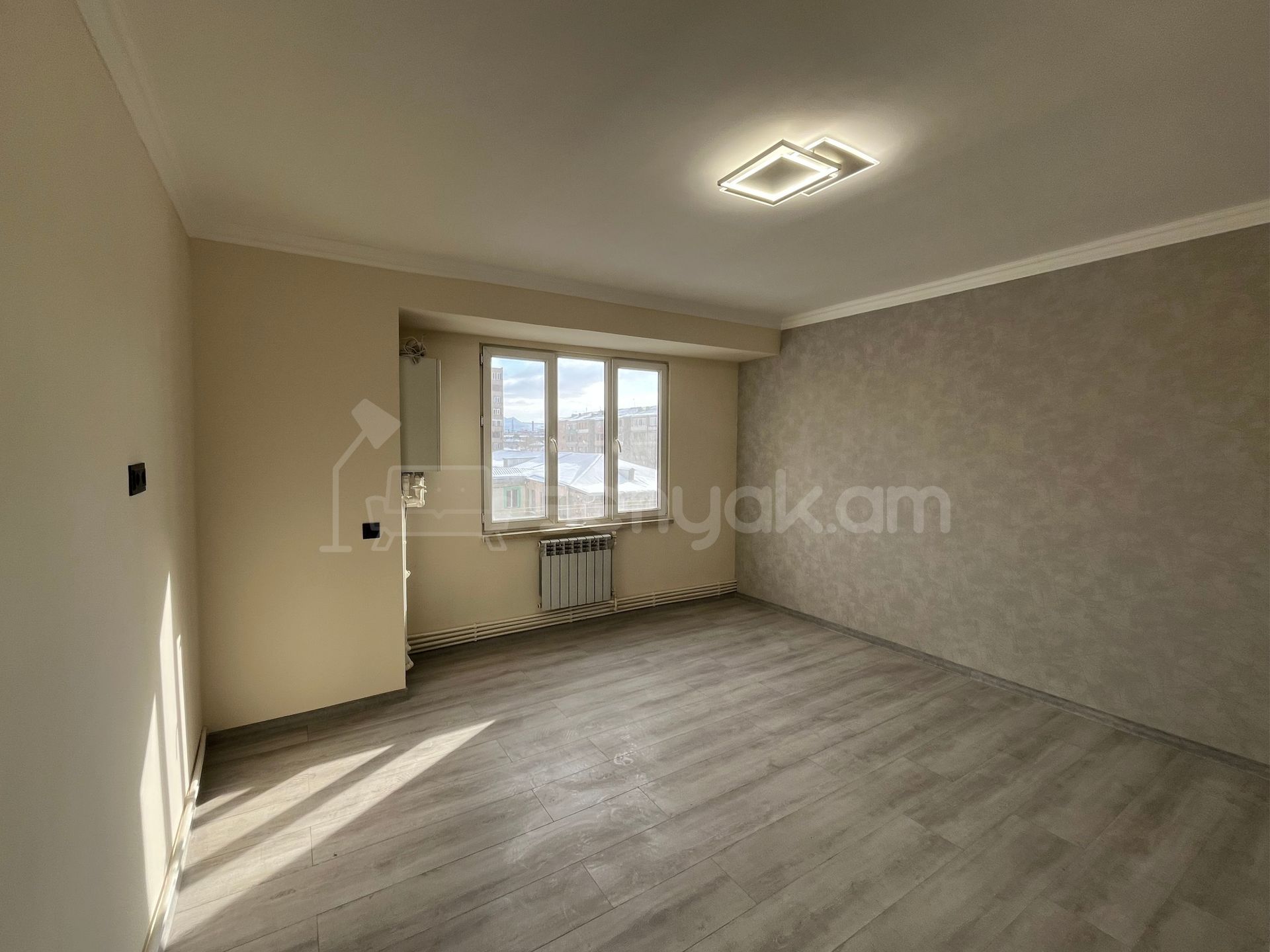 2 Սենյականոց Բնակարան, 40քմ, 4/9 հարկ, Կապիտալ Վերանորոգված