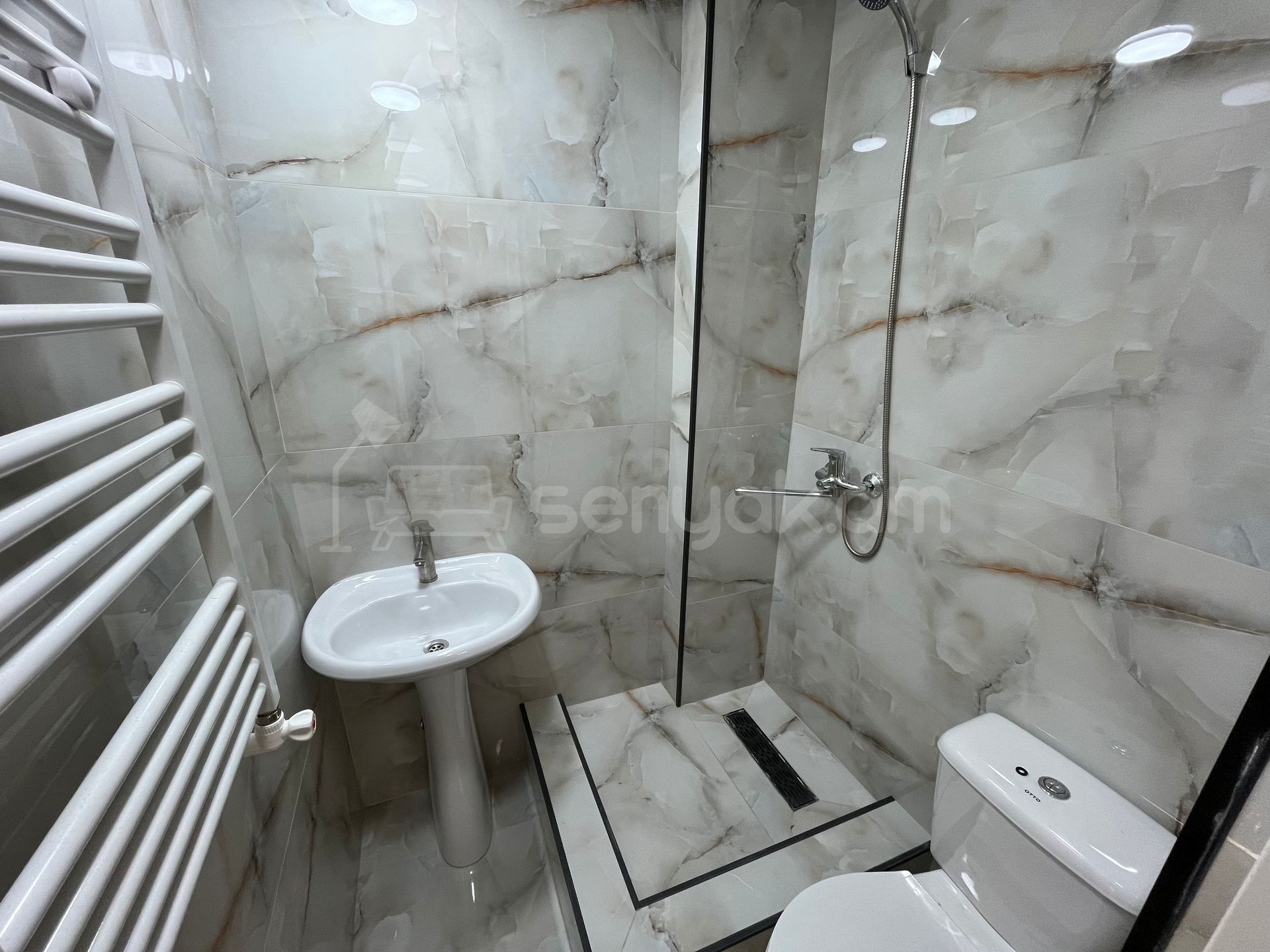 2 Սենյականոց Բնակարան, 40քմ, 4/9 հարկ, Կապիտալ Վերանորոգված