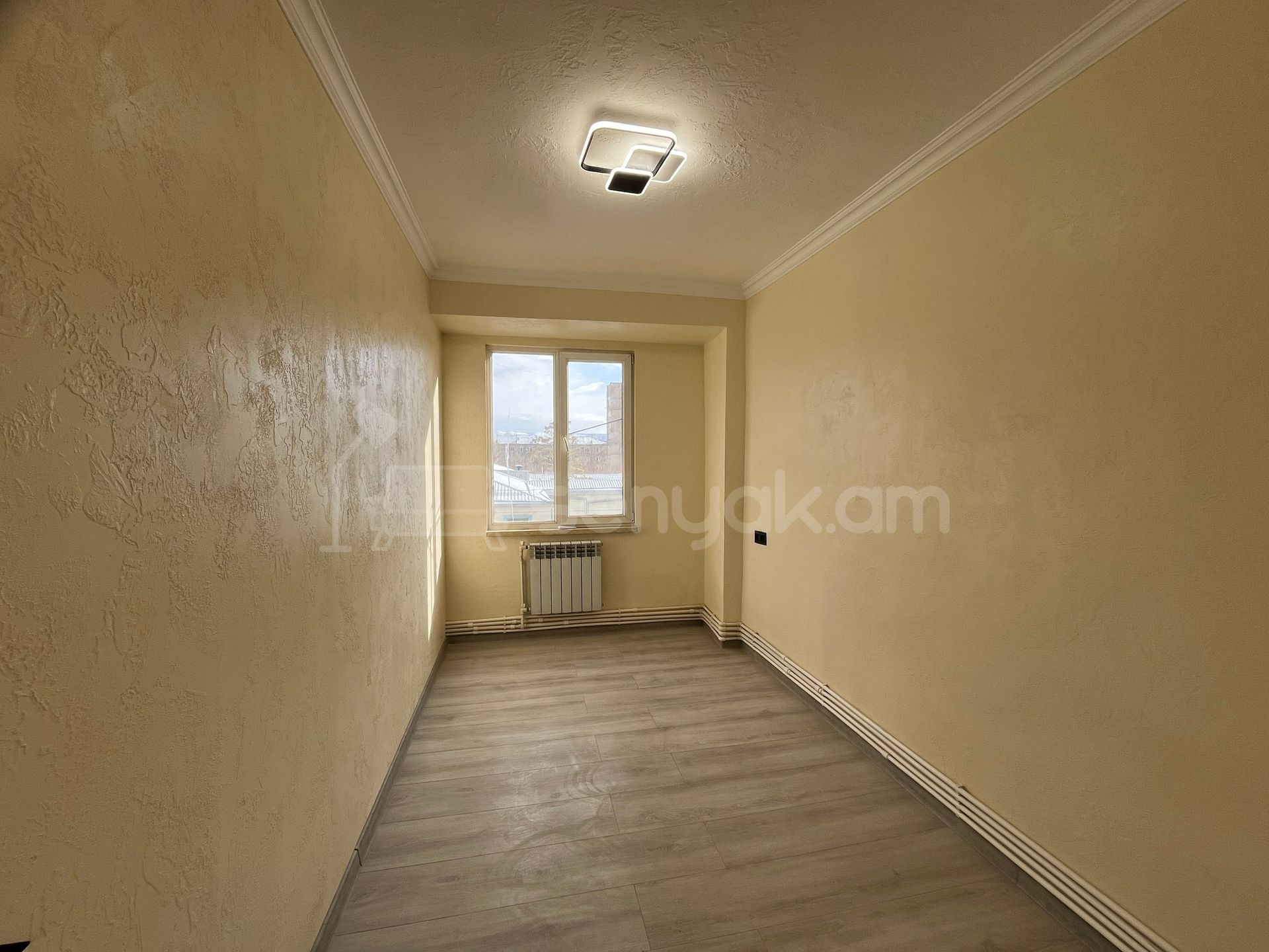 2 Սենյականոց Բնակարան, 40քմ, 4/9 հարկ, Կապիտալ Վերանորոգված