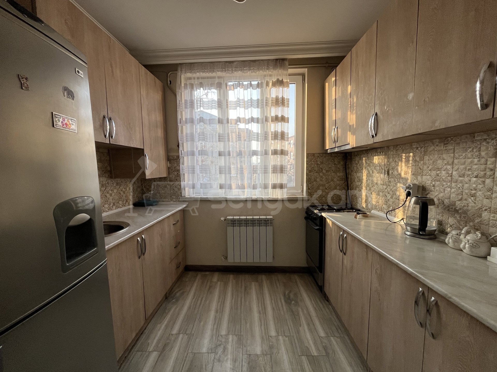 3 Սենյականոց Բնակարան Քարե Շենքում, 55քմ, 3/5 հարկ, Կապիտալ Վերանորոգված, Կահավորված