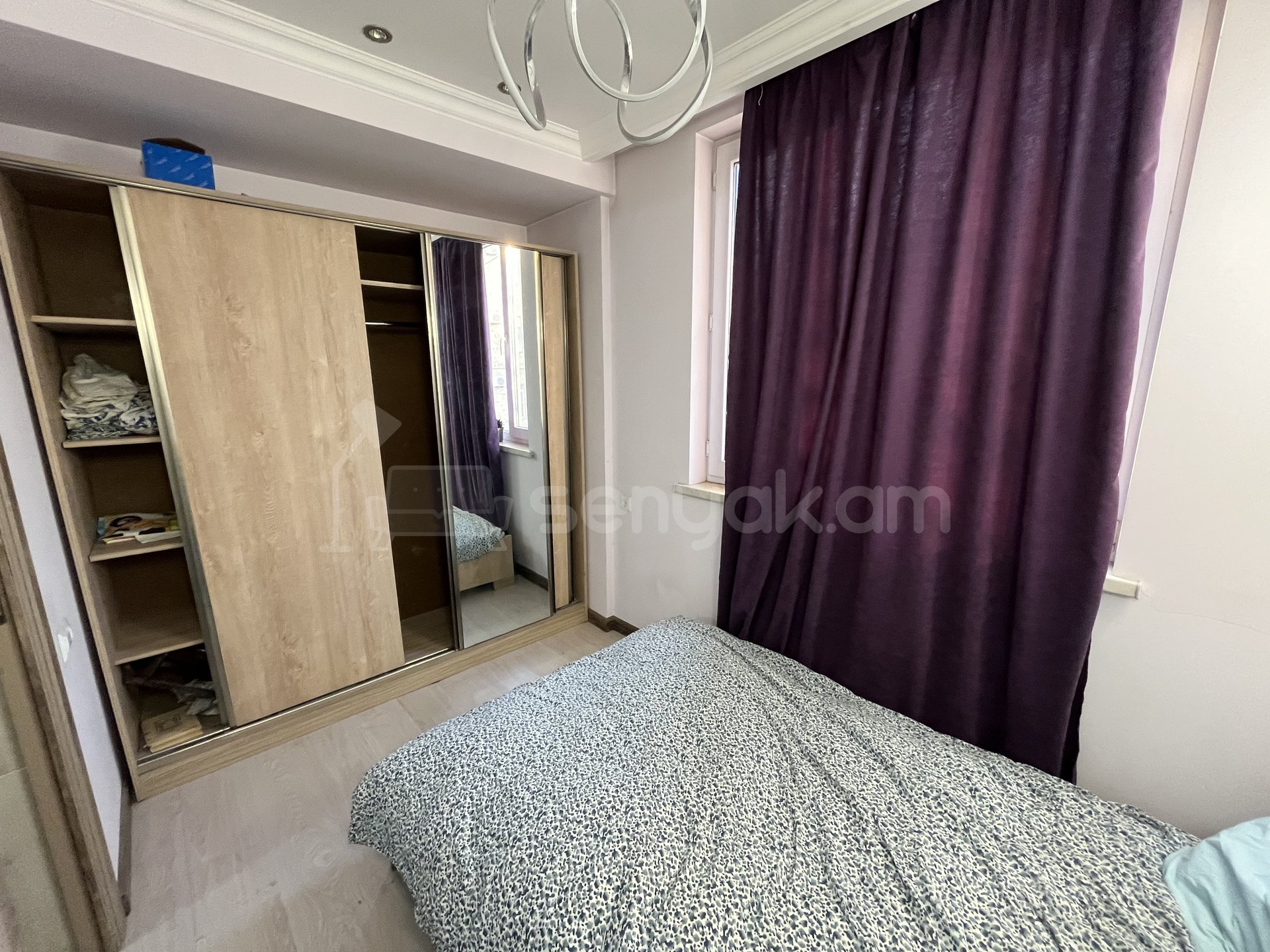 3 Սենյականոց Բնակարան Քարե Շենքում, 55քմ, 3/5 հարկ, Կապիտալ Վերանորոգված, Կահավորված