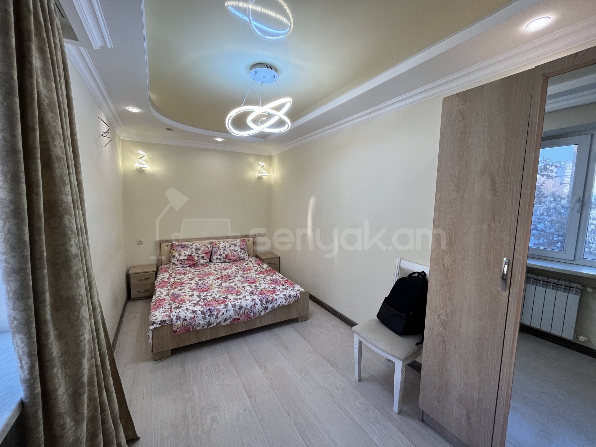 3 Սենյականոց Բնակարան Քարե Շենքում, 55քմ, 3/5 հարկ, Կապիտալ Վերանորոգված, Կահավորված