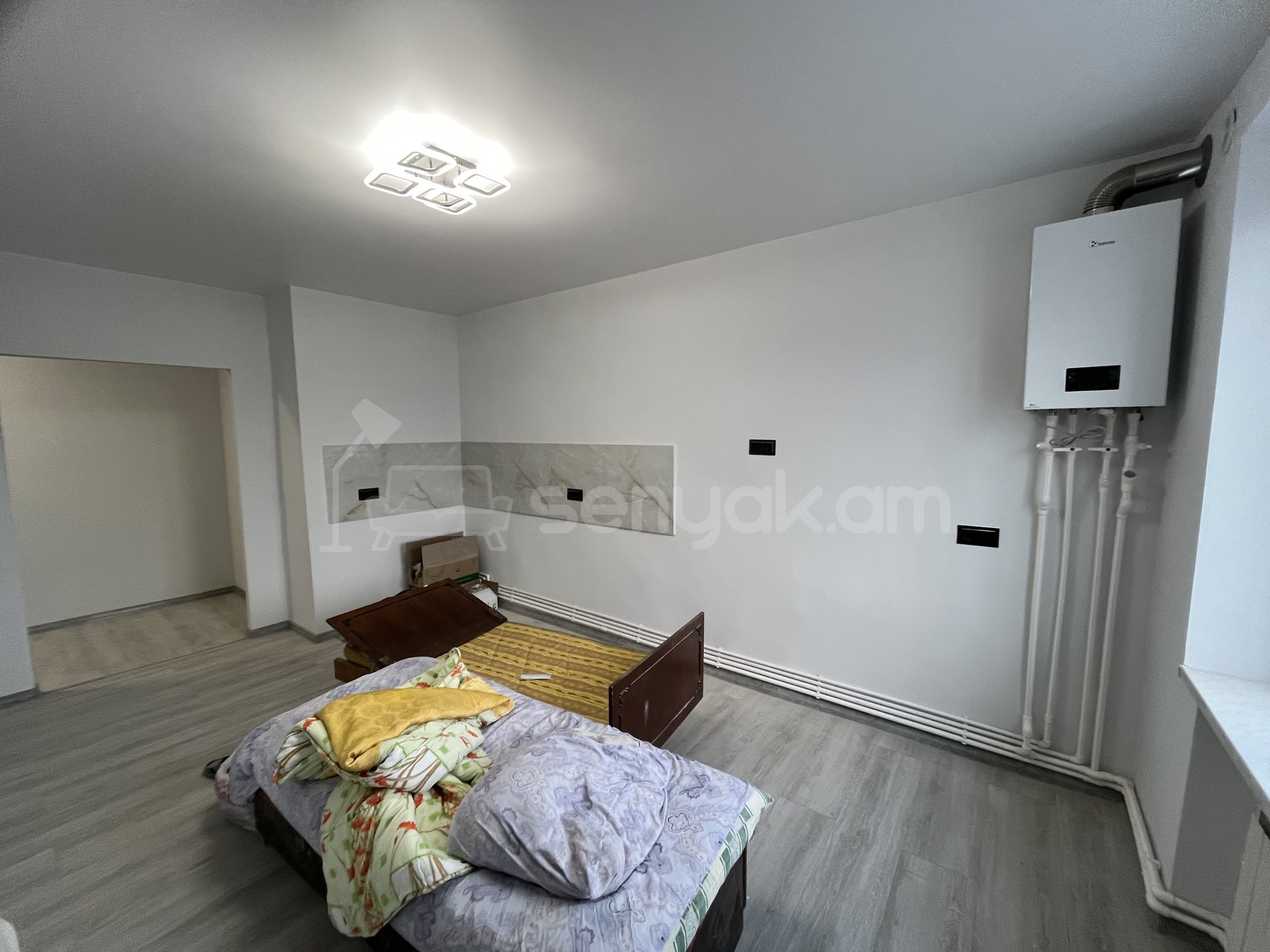 2 Սենյականոց Բնակարան Քարե Շենքում, 39քմ, 2/4 հարկ, Կապիտալ Վերանորոգված