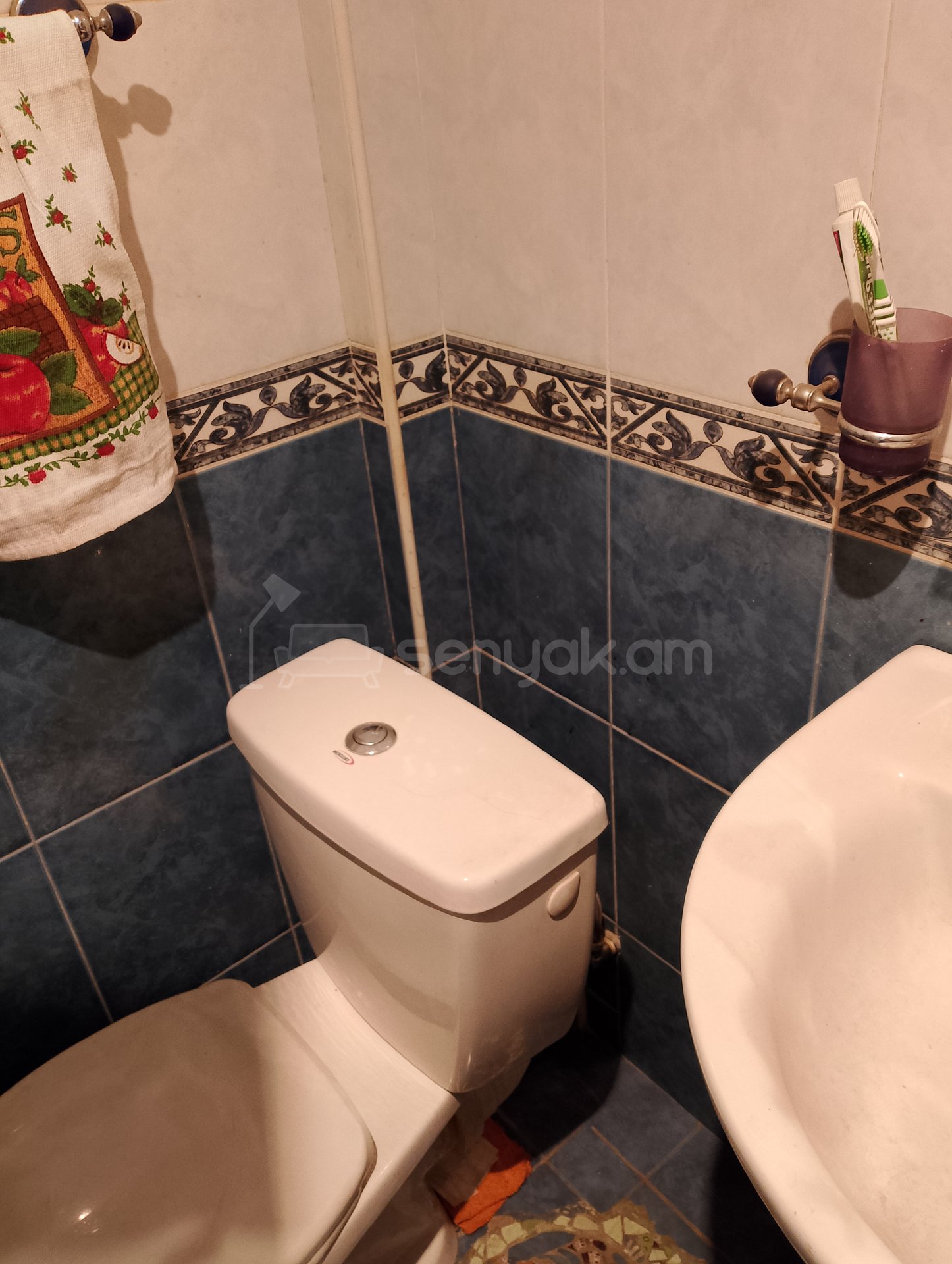 1 Սենյականոց Բնակարան Քարե Շենքում, 30քմ, 4/4 հարկ, Կոսմետիկ Վերանորոգված