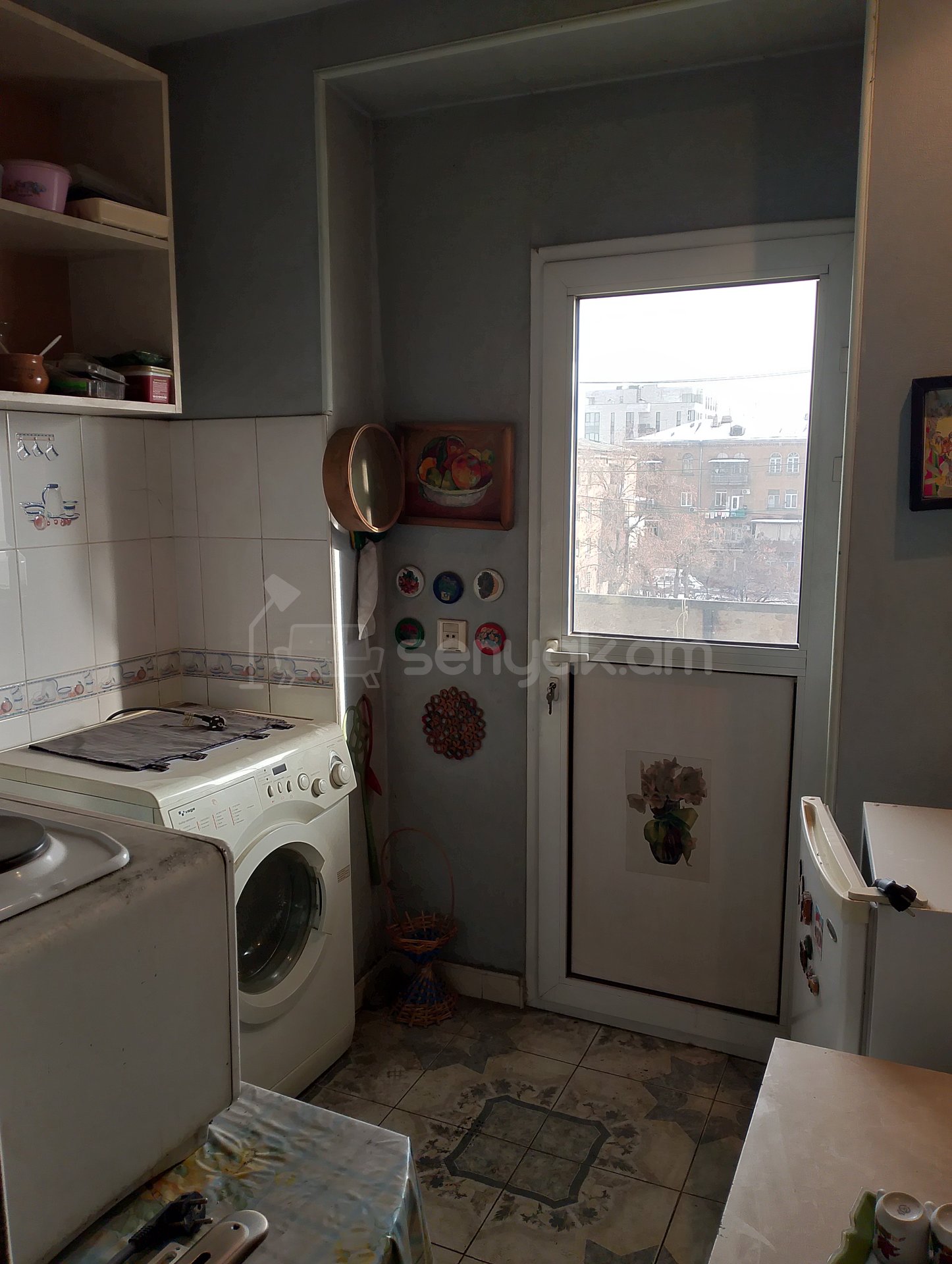 1 Սենյականոց Բնակարան Քարե Շենքում, 30քմ, 4/4 հարկ, Կոսմետիկ Վերանորոգված