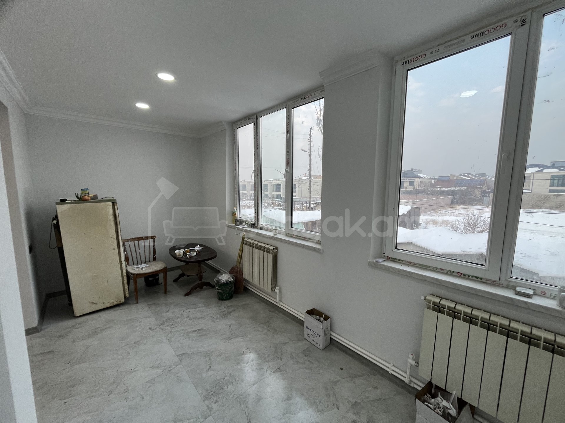 3 Սենյականոց Բնակարան Քարե Շենքում, 63քմ, 2/4 հարկ, Կապիտալ Վերանորոգված