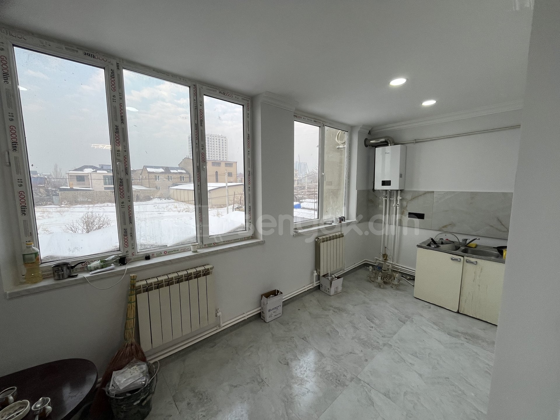 3 Սենյականոց Բնակարան Քարե Շենքում, 63քմ, 2/4 հարկ, Կապիտալ Վերանորոգված