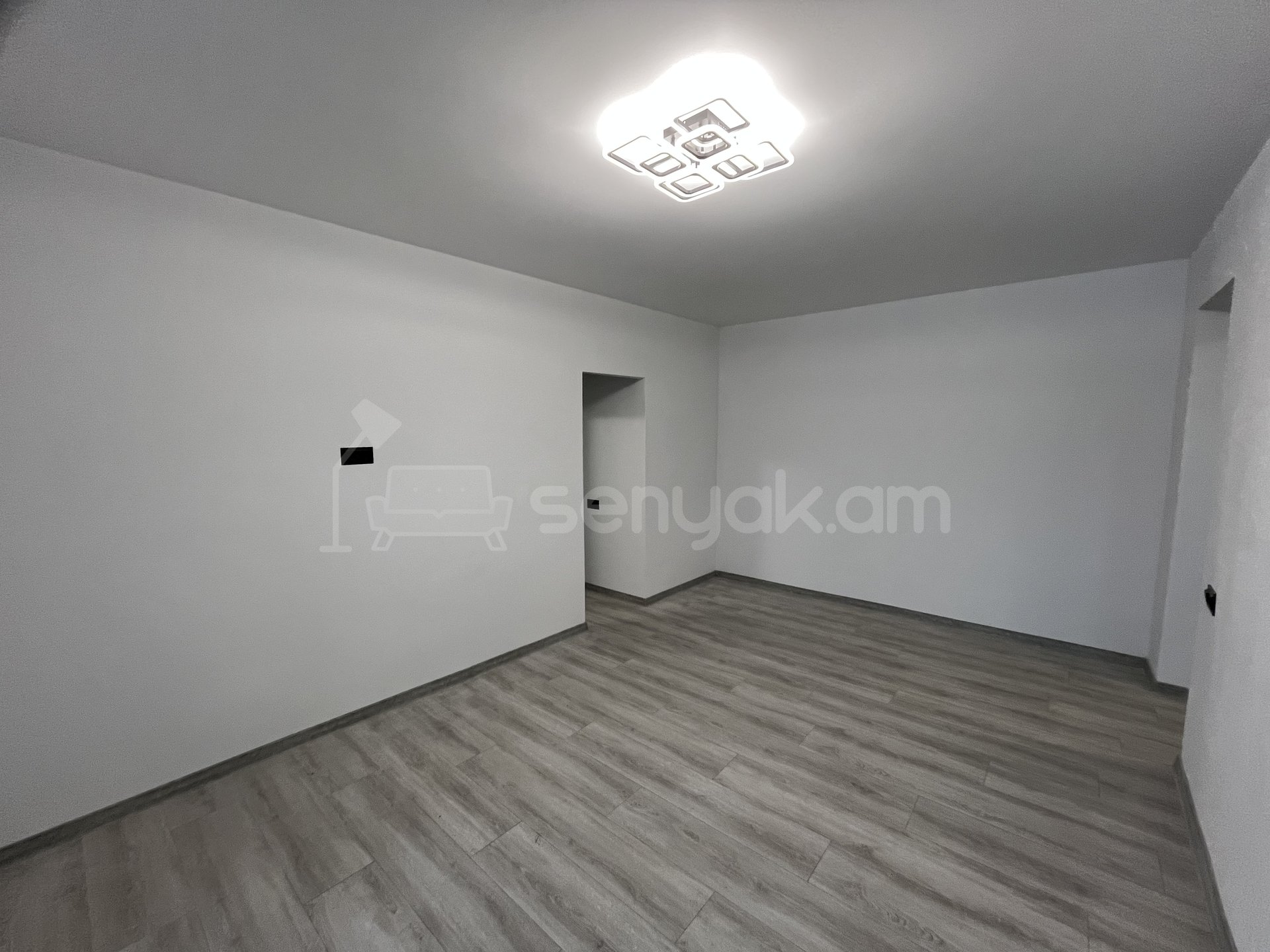 3 Սենյականոց Բնակարան Քարե Շենքում, 63քմ, 2/4 հարկ, Կապիտալ Վերանորոգված