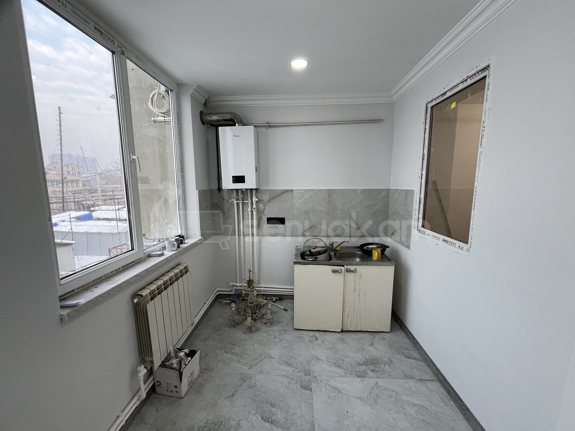 3 Սենյականոց Բնակարան Քարե Շենքում, 63քմ, 2/4 հարկ, Կապիտալ Վերանորոգված