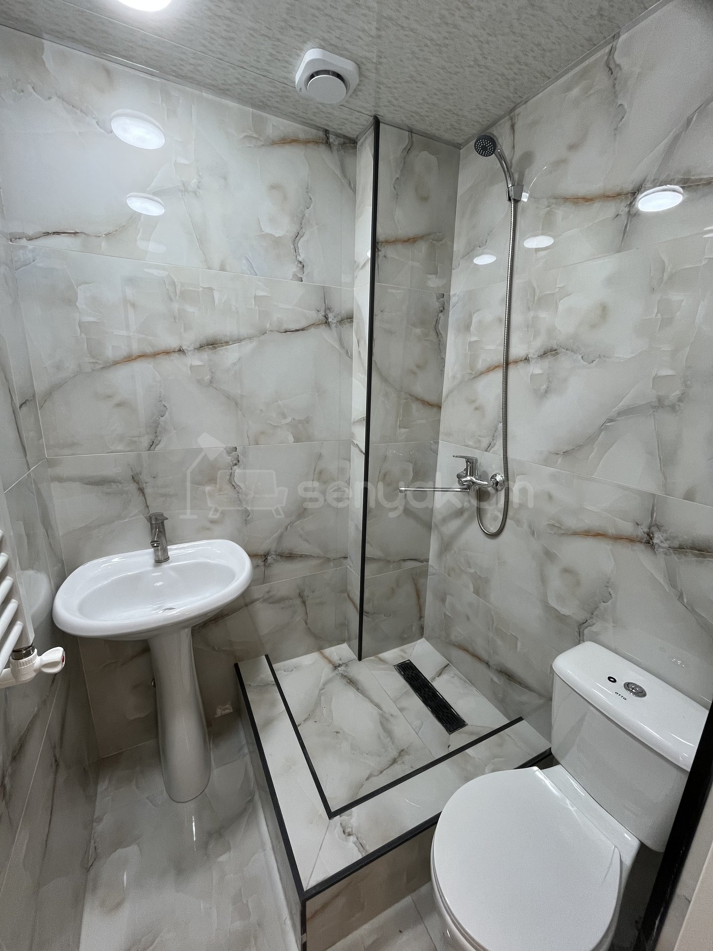 2 Սենյականոց Բնակարան, 40քմ, 4/9 հարկ, Կապիտալ Վերանորոգված