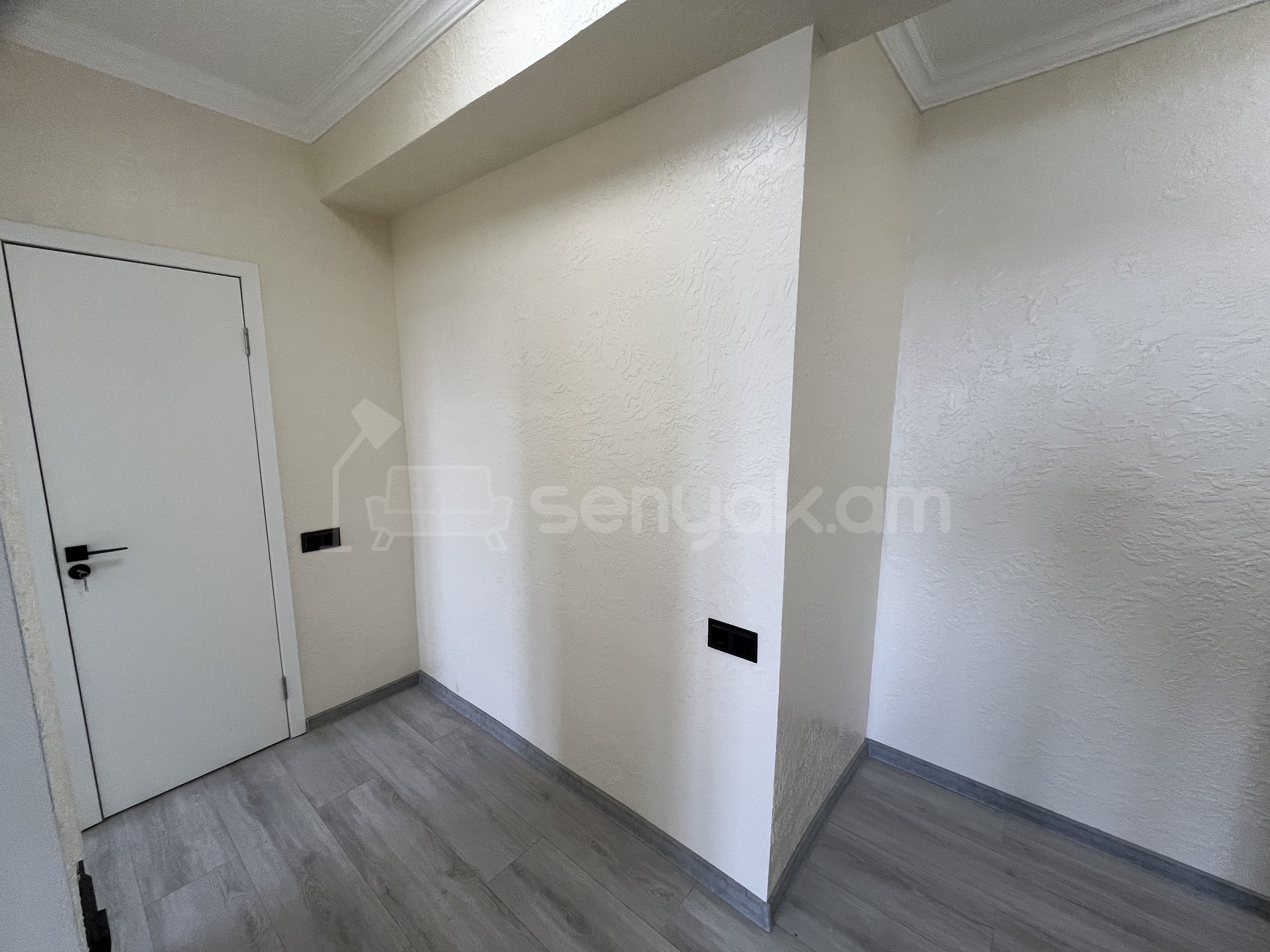 2 Սենյականոց Բնակարան, 40քմ, 4/9 հարկ, Կապիտալ Վերանորոգված