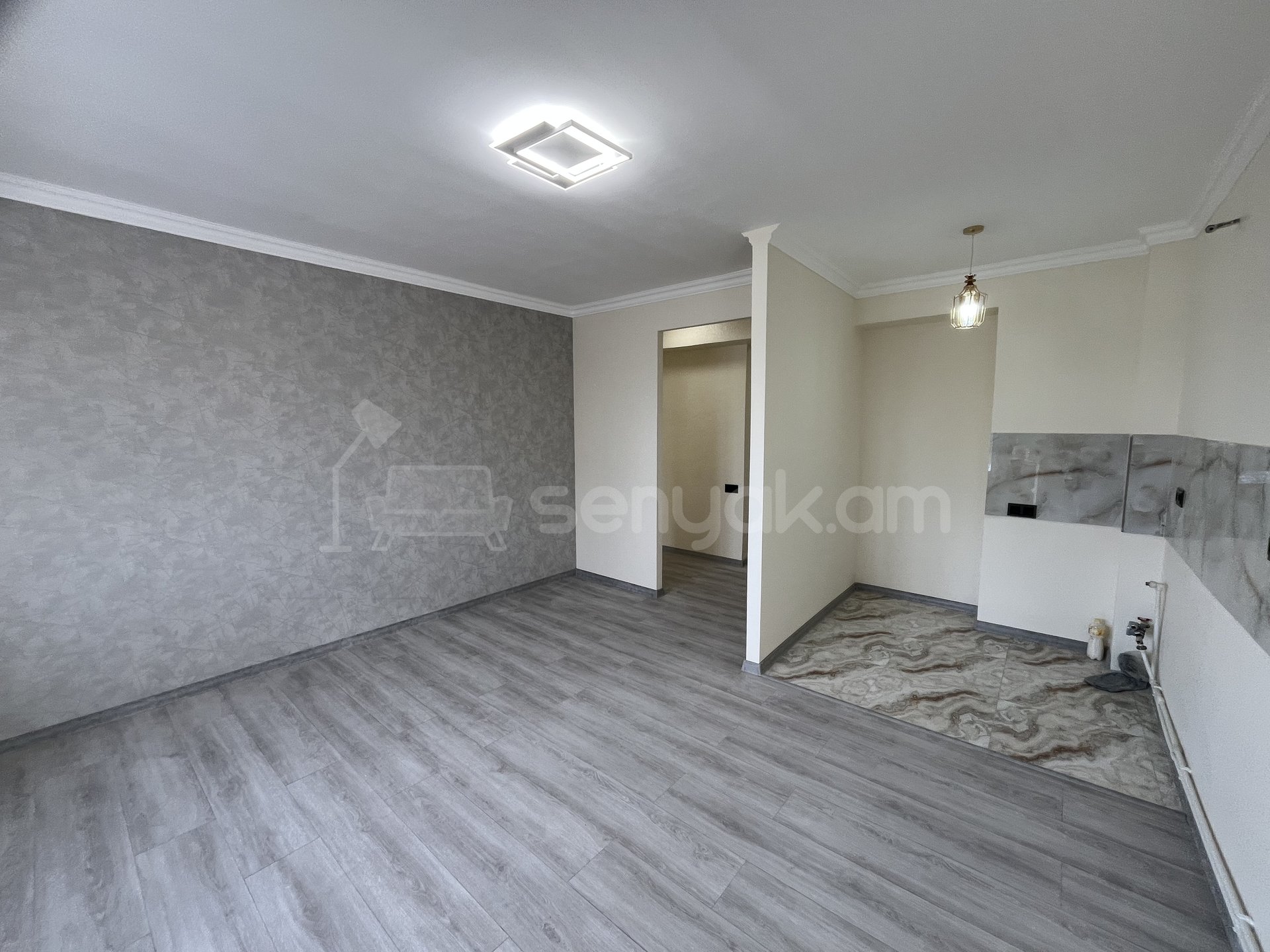 2 Սենյականոց Բնակարան, 40քմ, 4/9 հարկ, Կապիտալ Վերանորոգված