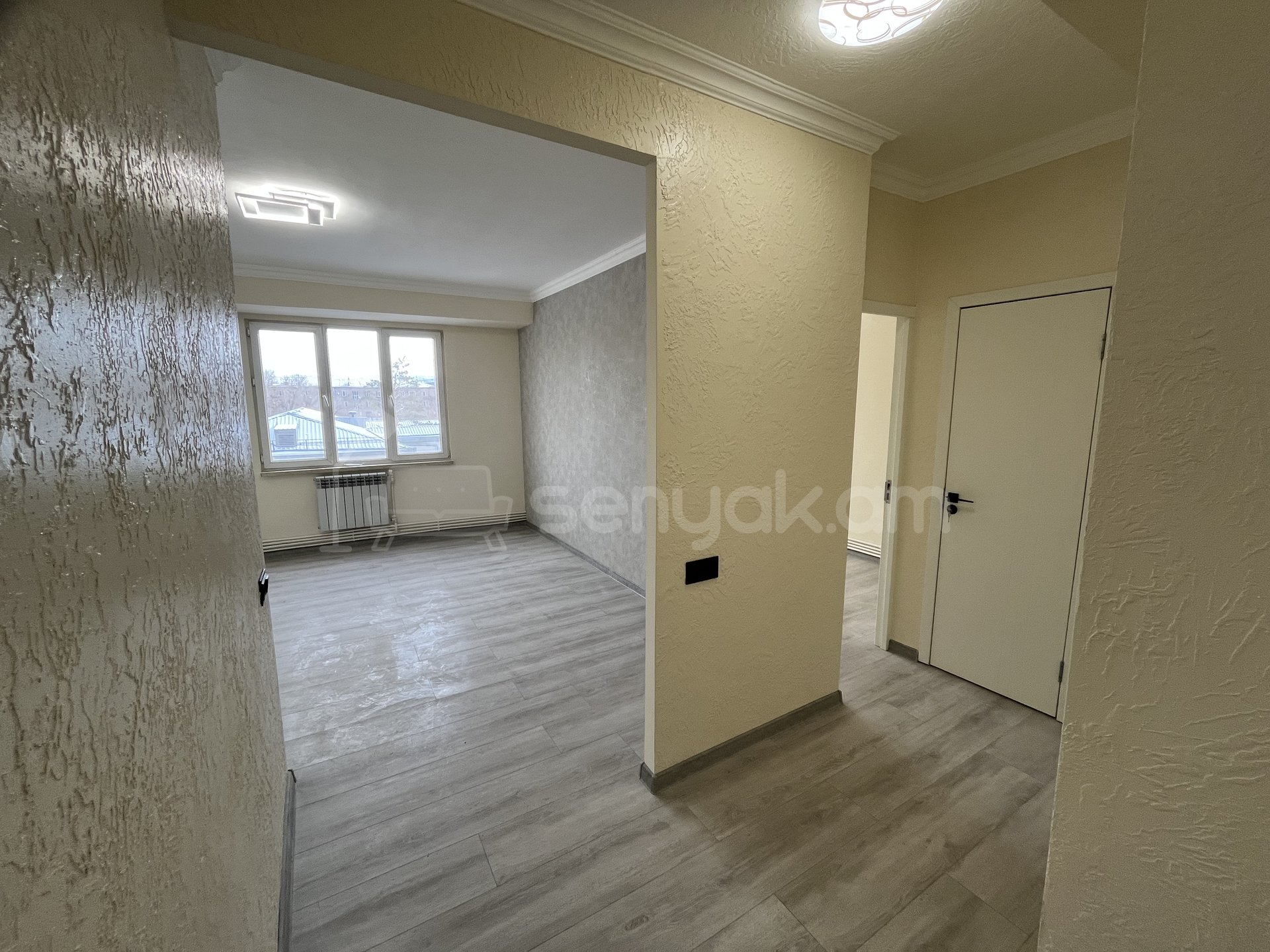 2 Սենյականոց Բնակարան, 40քմ, 4/9 հարկ, Կապիտալ Վերանորոգված