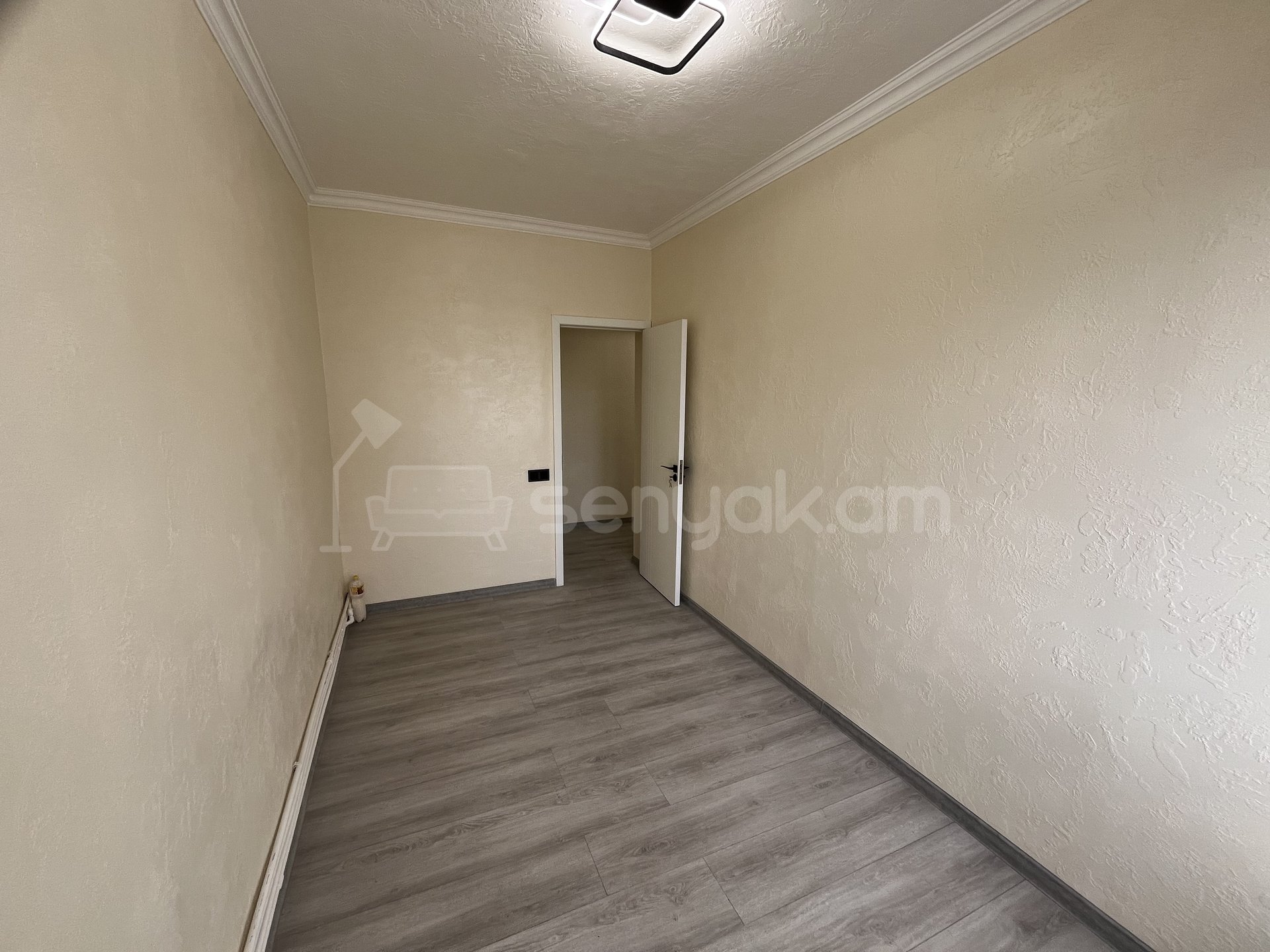 2 Սենյականոց Բնակարան, 40քմ, 4/9 հարկ, Կապիտալ Վերանորոգված