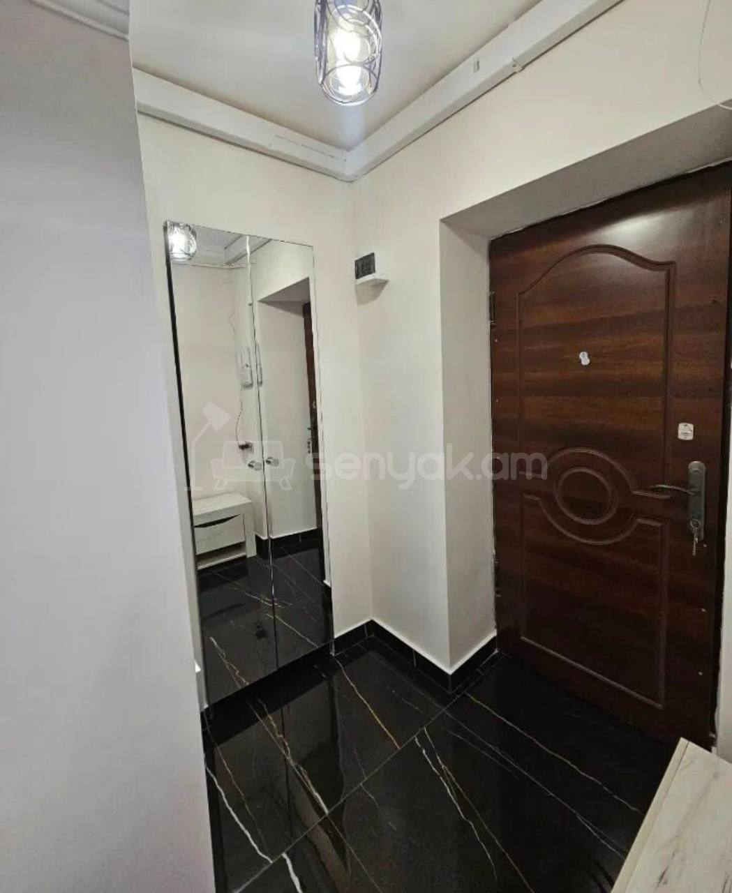 2 Սենյականոց Բնակարան Քարե Շենքում, 43քմ, 4/5 հարկ, Կապիտալ Վերանորոգված